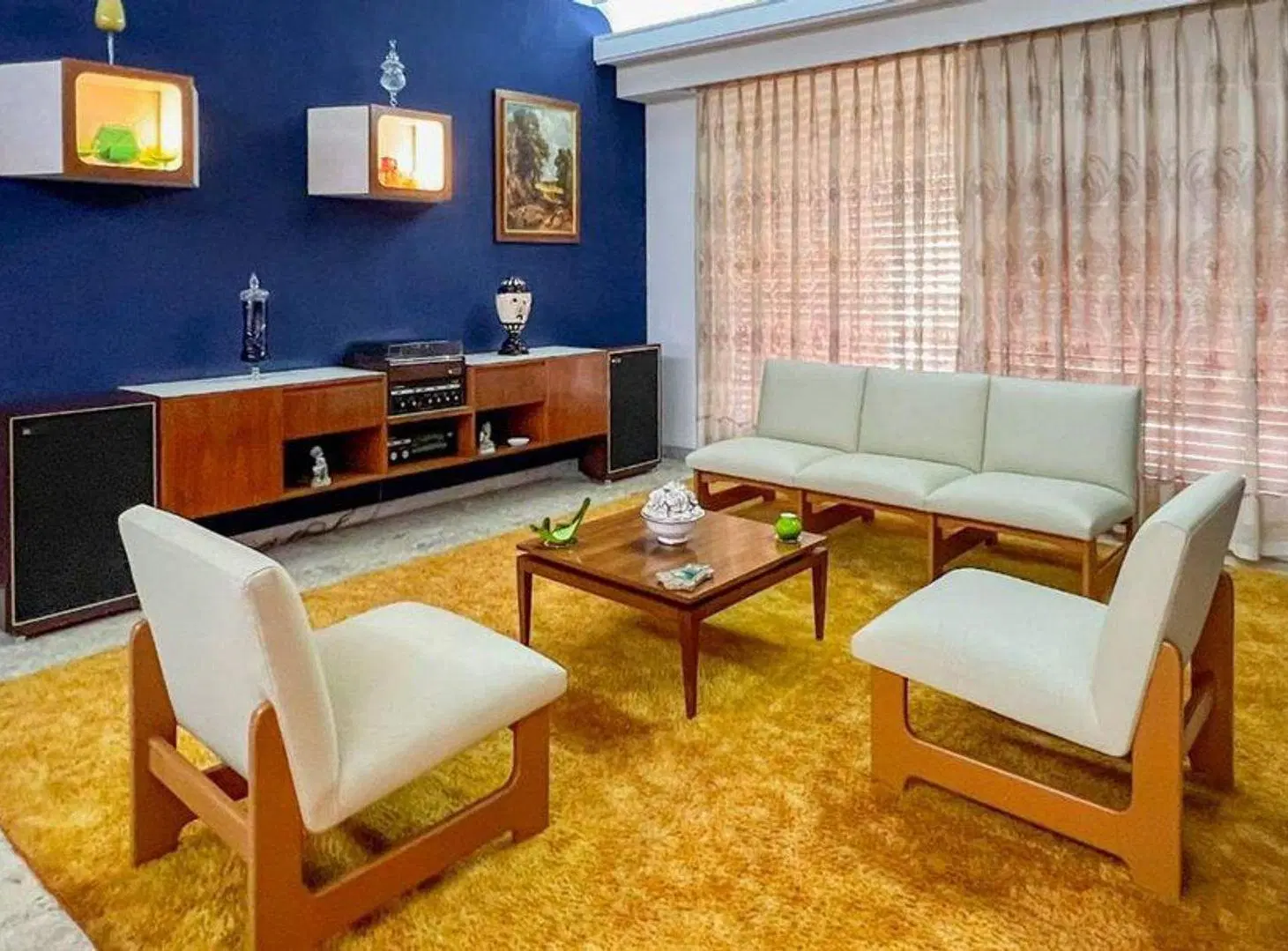 Venta casa Barrio Parque Bernal sobre dos lotes 5