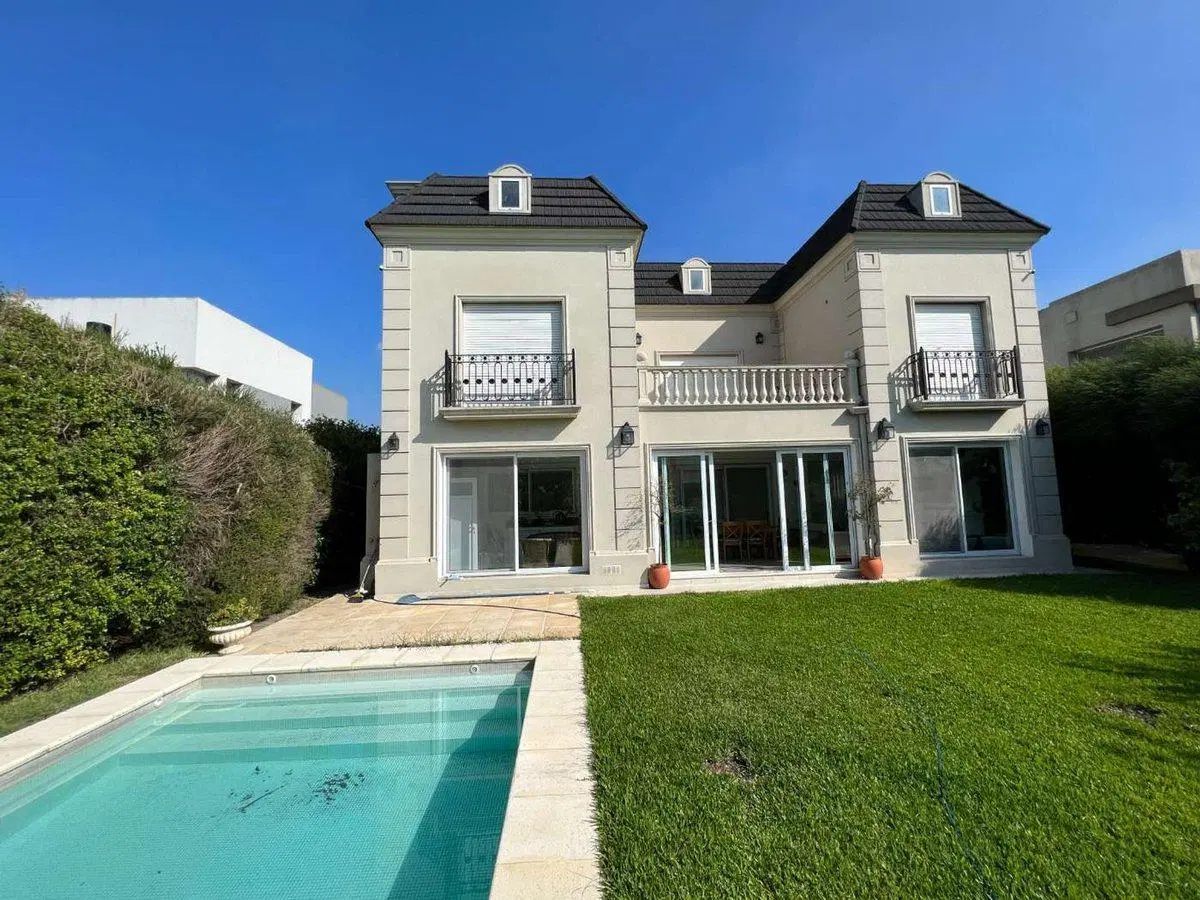 Venta Casa Nuevo Quilmes al agua 2