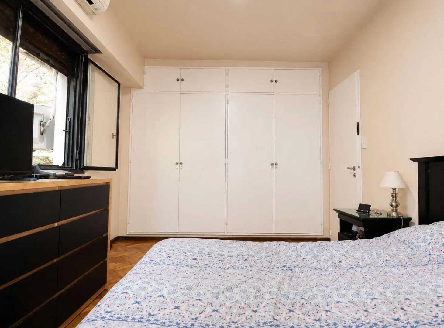 DEPARTAMENTO 3 AMBIENTES Y DEPENDENCIA CON BALCON. 4