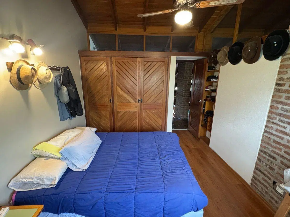 Venta casa Bernal Apto Credito pileta quincho 5