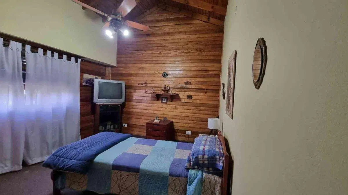 CASA EN VENTA MARTIN CORONADO GRAN JARDIN Y PILETA 5