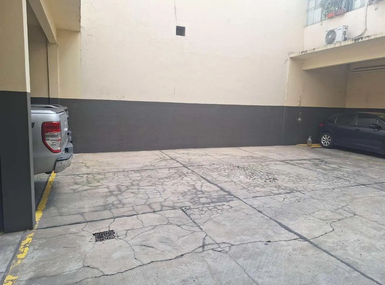 VENTA COCHERA PORTON EXCLUSIVO ACCESO CALLE /ONCE 8