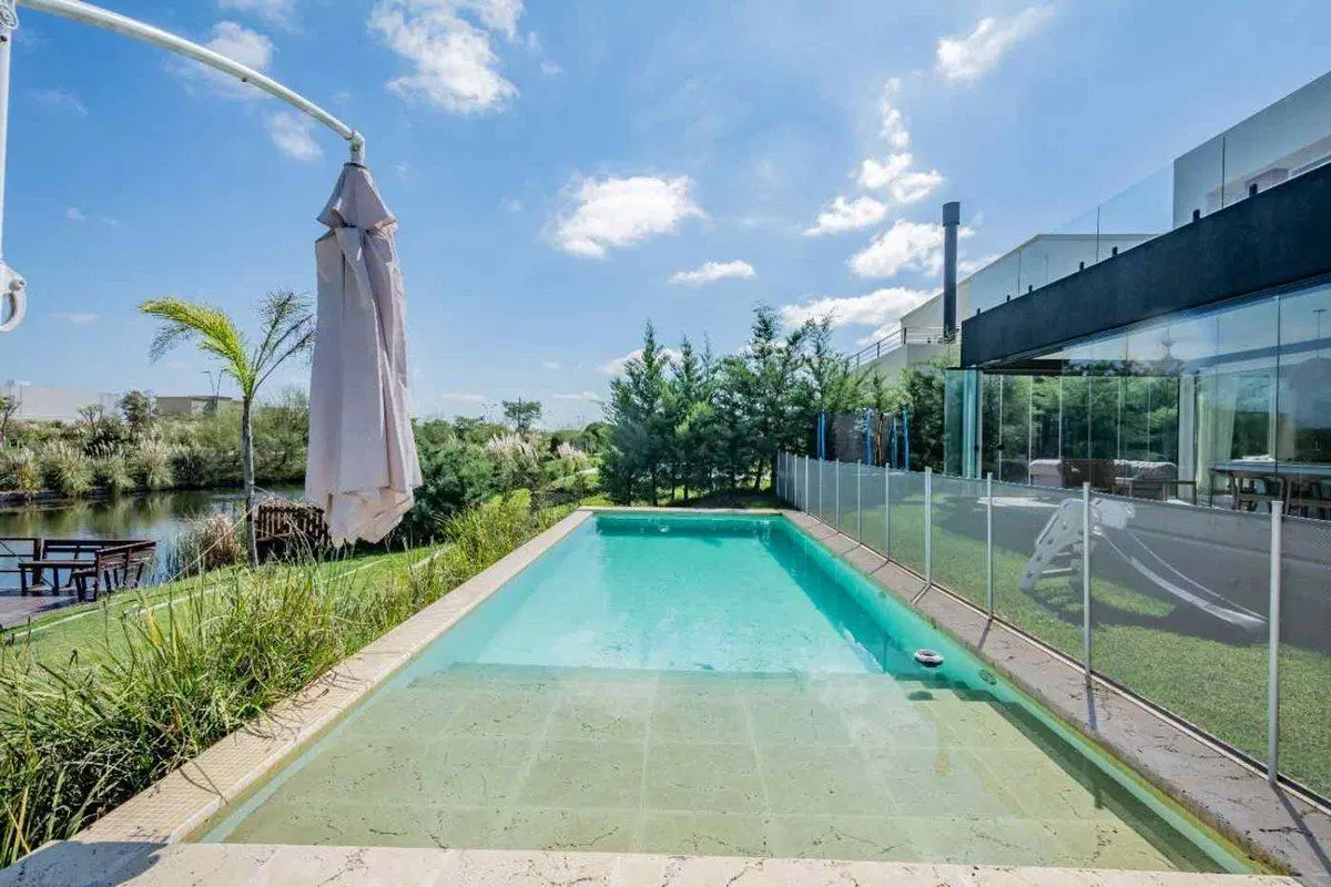 CASA A LA LAGUNA EN COSTAS - PUERTOS DEL LAGO 3
