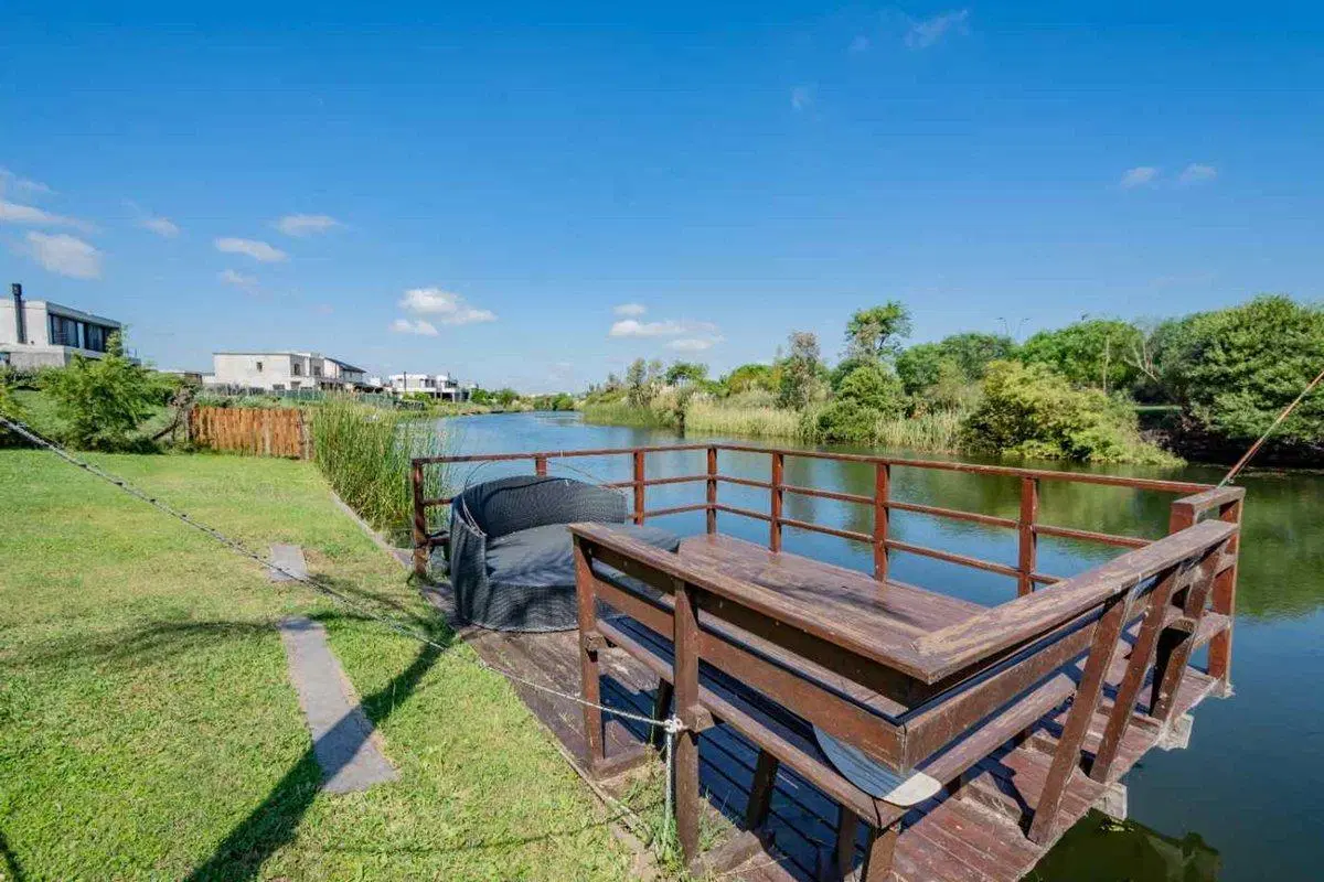 CASA A LA LAGUNA EN COSTAS - PUERTOS DEL LAGO 8