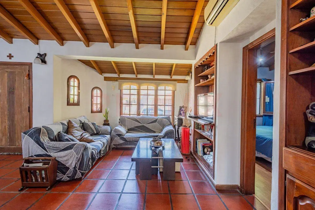Casa 4 amb + DPTO - C. Evita - VENTA / PERMUTA 2