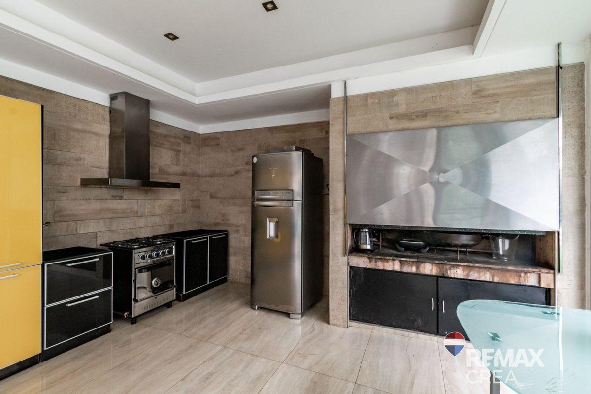 Foto de Venta Casa de 8 amb Pileta Climatizada Devoto, imagen 3