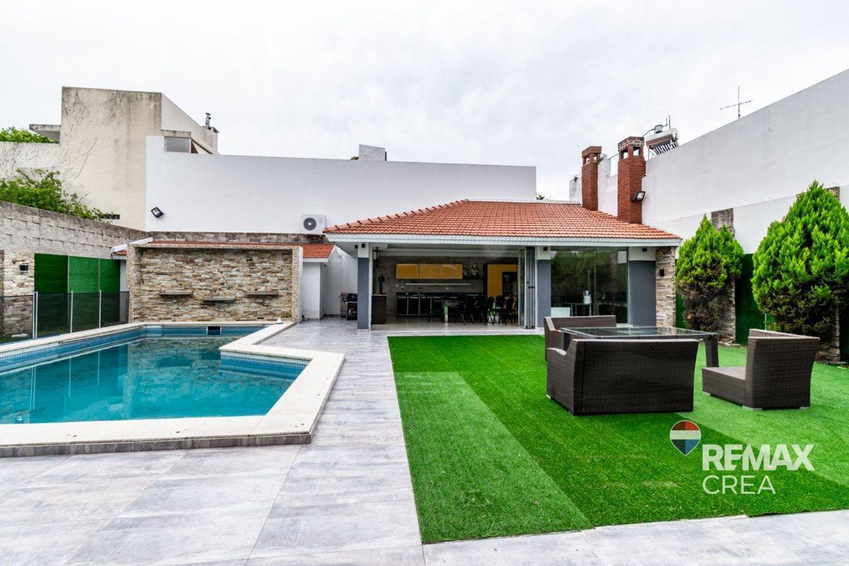 Foto de Venta Casa de 8 amb Pileta Climatizada Devoto, imagen 2