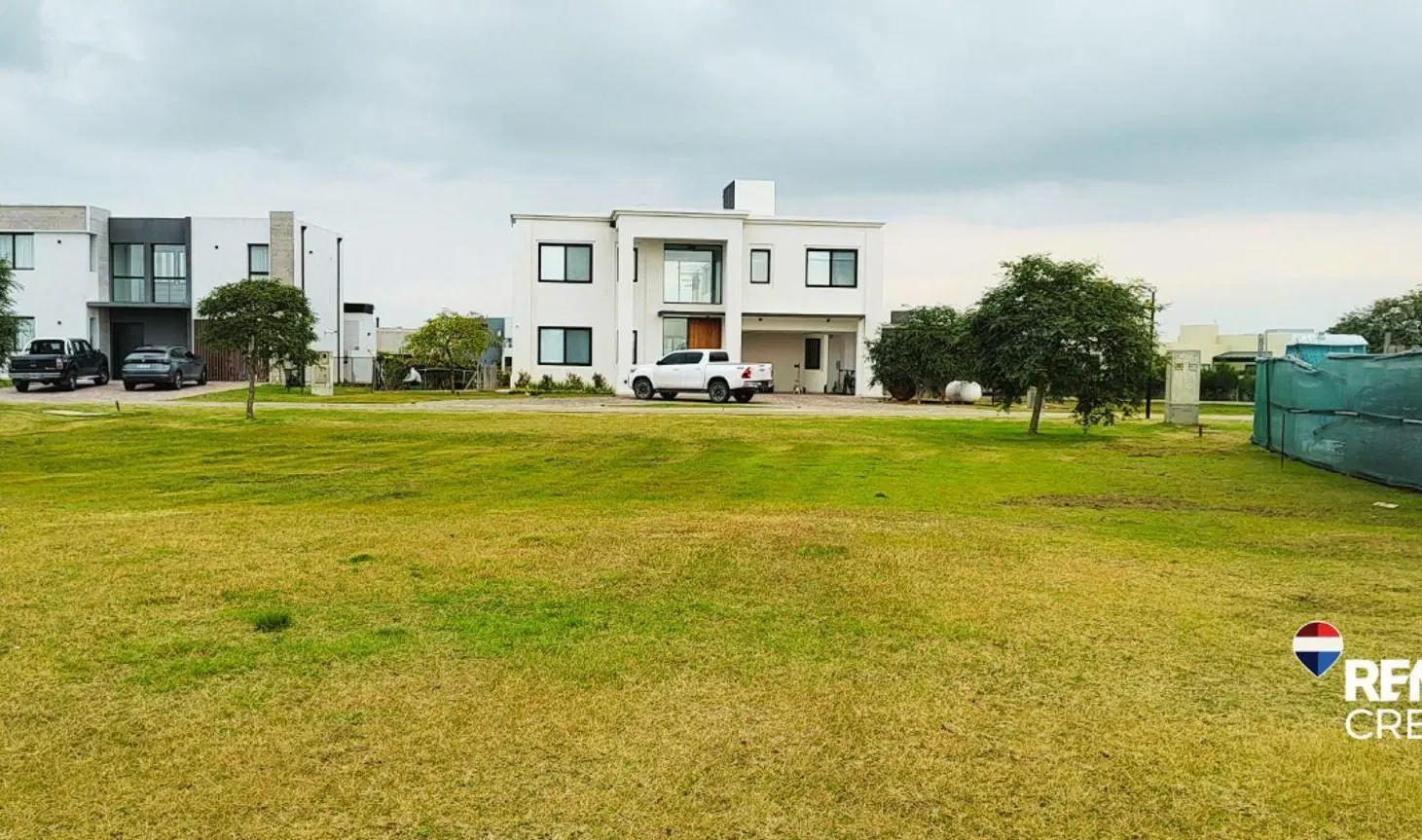 Venta Lote a la LAGUNA en Magallanes Hudson 3