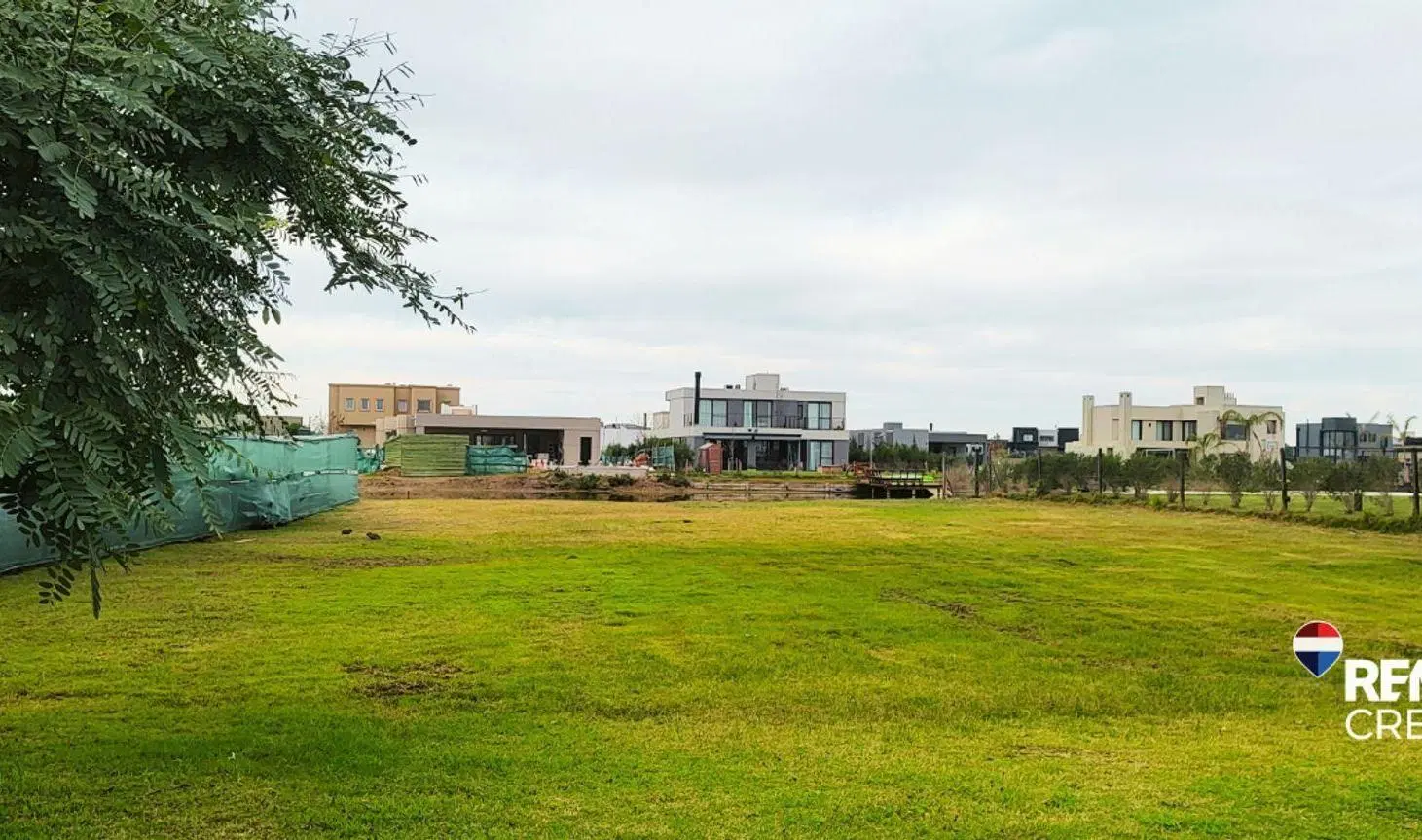 Venta Lote a la LAGUNA en Magallanes Hudson 5
