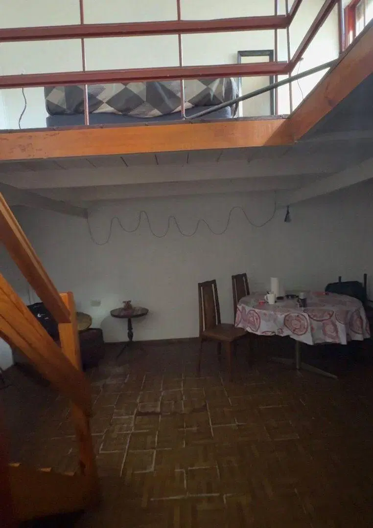 Casa con local a la calle 2