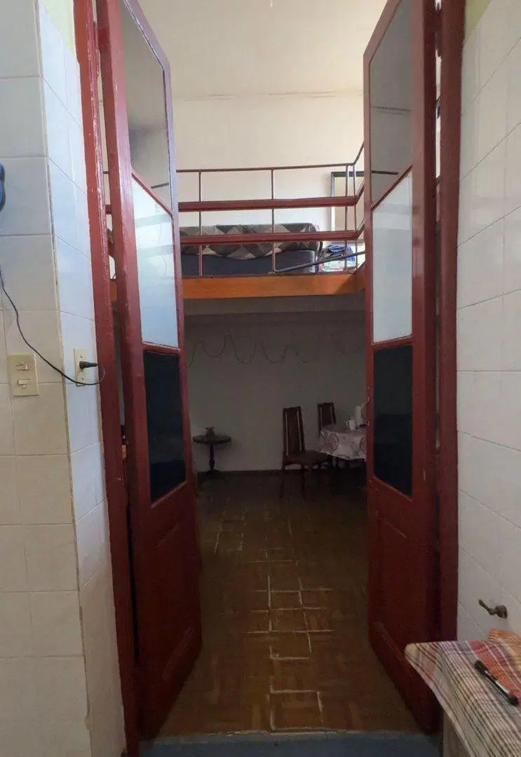 Casa con local a la calle 4