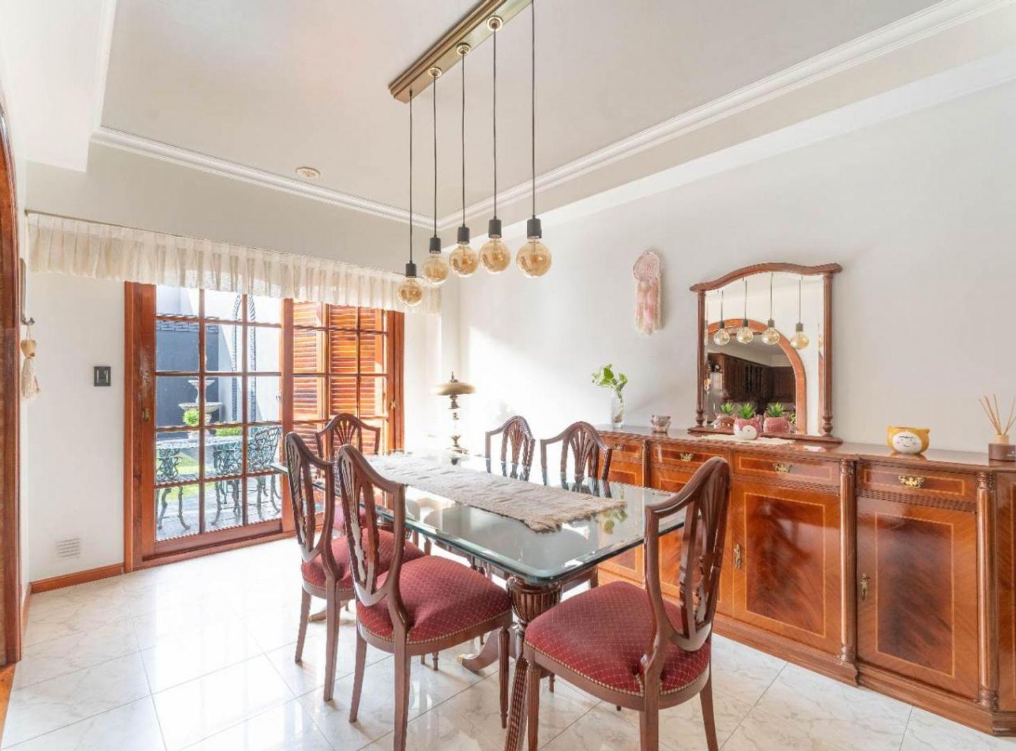 Foto de CASA 5 AMBIENTES CON JARDÍN, PILETA Y COCHERA, imagen 5