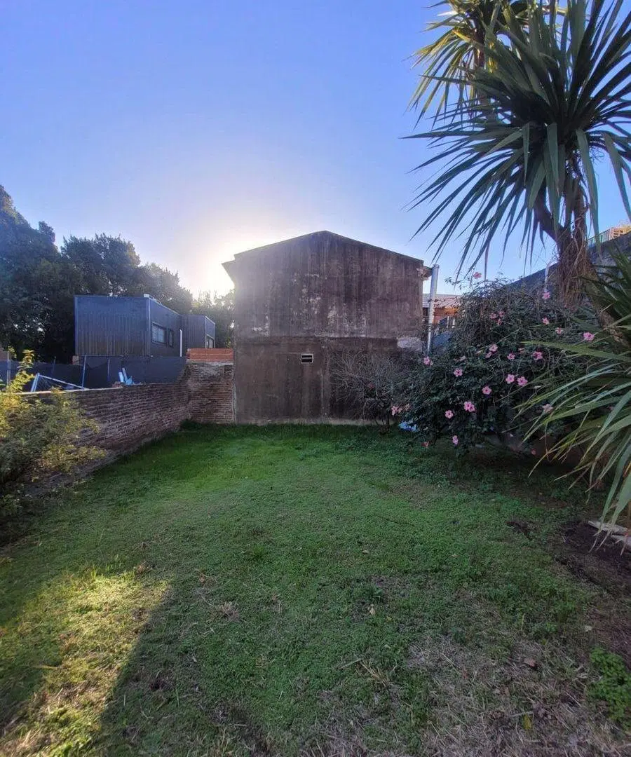 Oportunidad casa lote propio a refaccionar 8