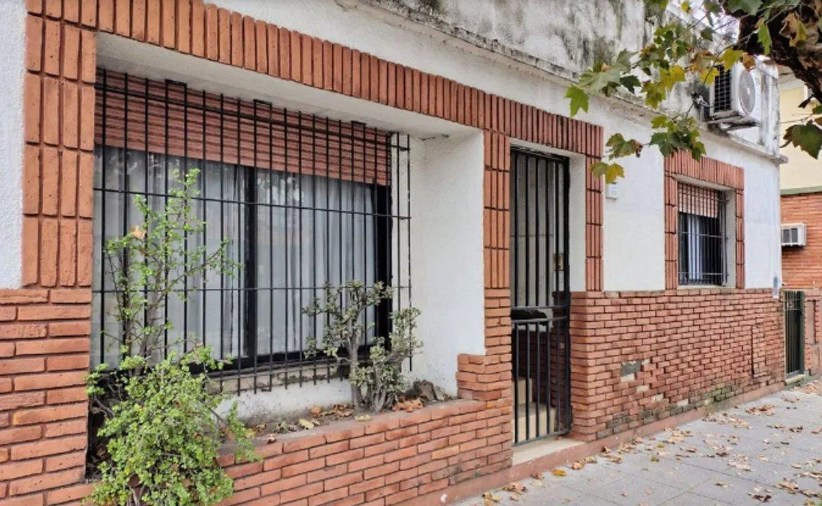 San Martin CASA con Jardin y cochera 4