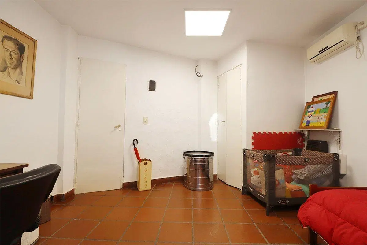 ESPECTACULAR CASA CON QUINCHO Y PILETA EN MORENO 5
