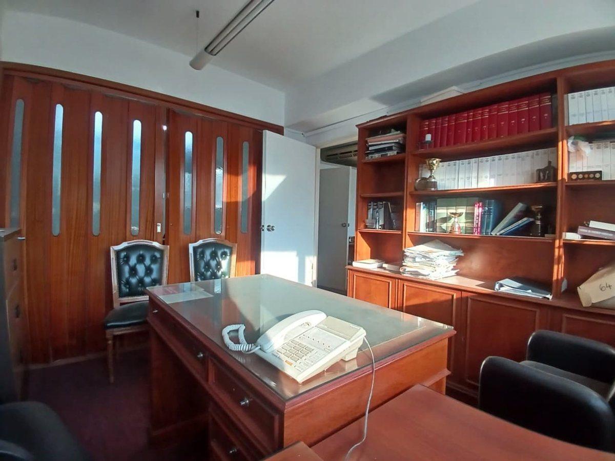 Foto de EN VENTA AMPLIA OFICINA , APTO VIVIENDA MICROCENT!, imagen 2