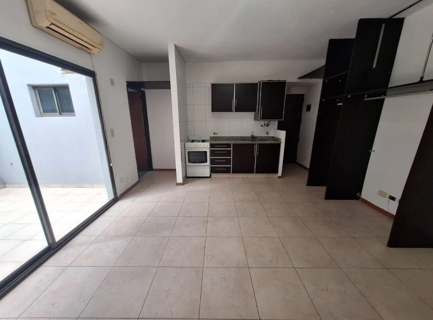 Alquiler Monoambiente SIN EXPENSAS PATIO Coghlan 4