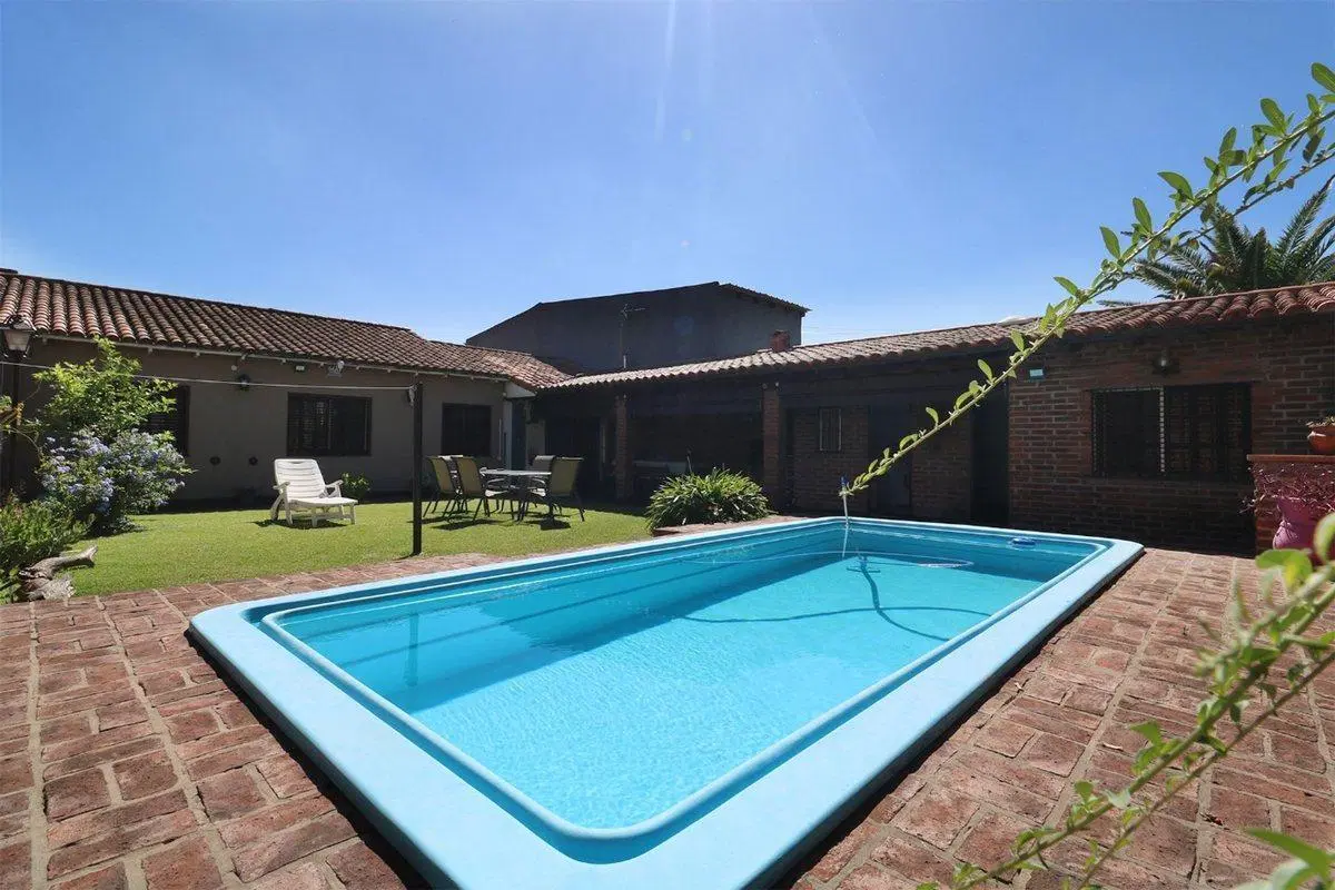 Venta - Casa 4 ambientes con pileta - Cuidad Evita 4