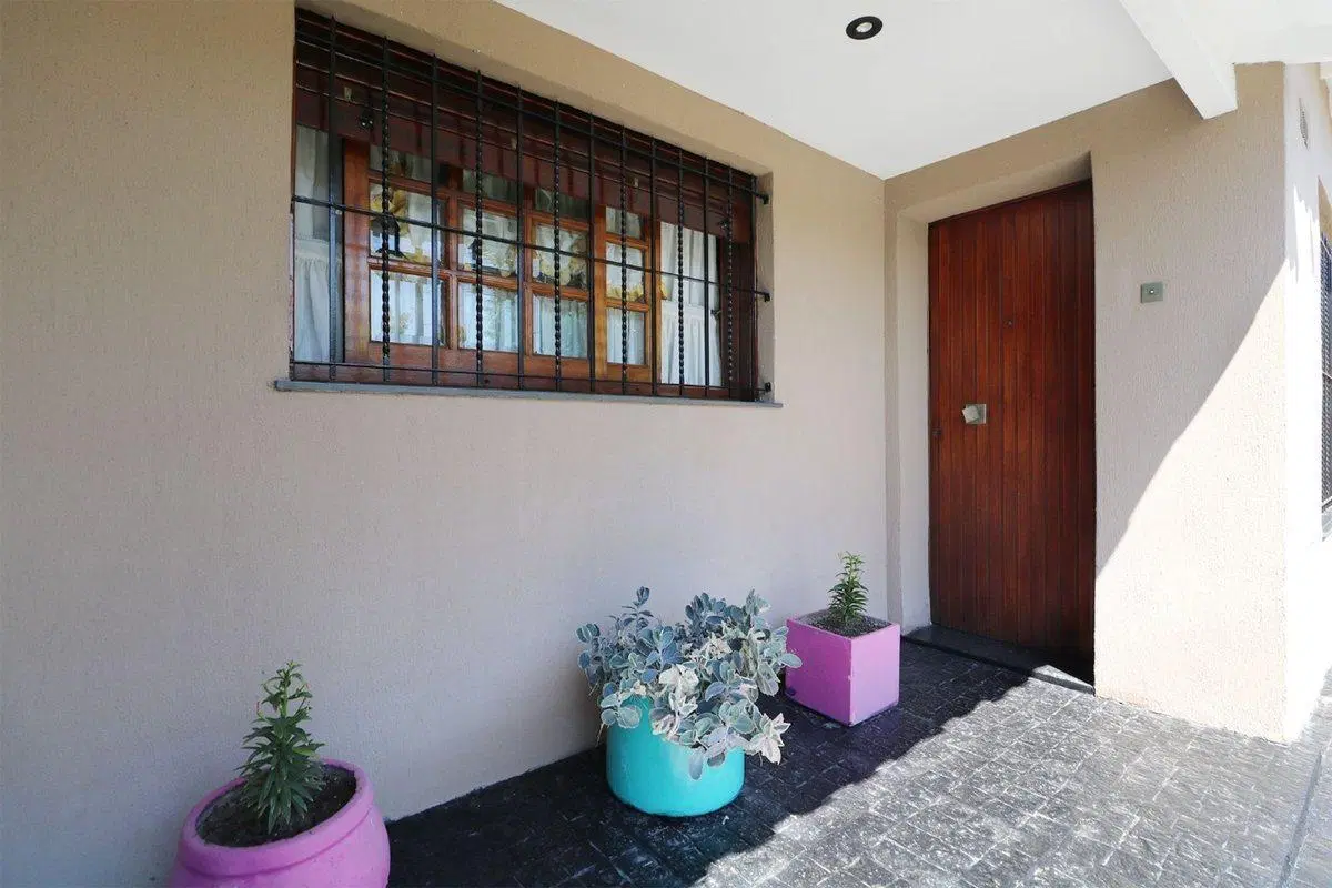 Venta - Casa 4 ambientes con pileta - Cuidad Evita 8