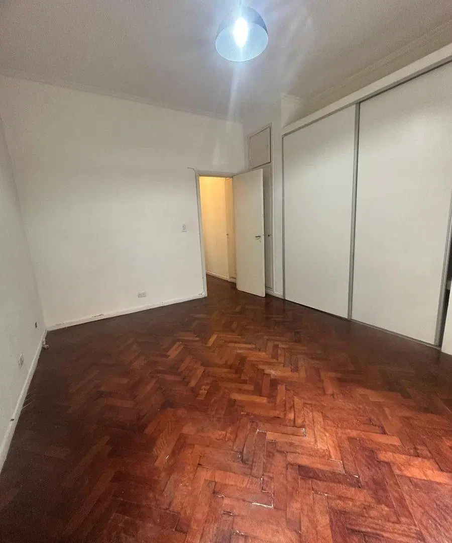 Venta Monoambiente dividido - FLORES 4