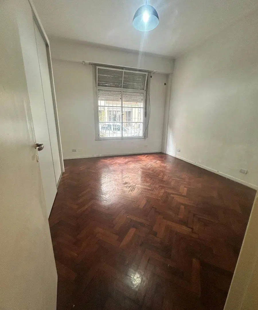 Venta Monoambiente dividido - FLORES 2