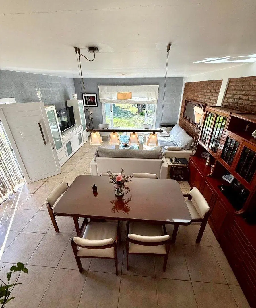 CASA EN VENTA 4 AMB CON PILETA EN EL CARMENCITO 5