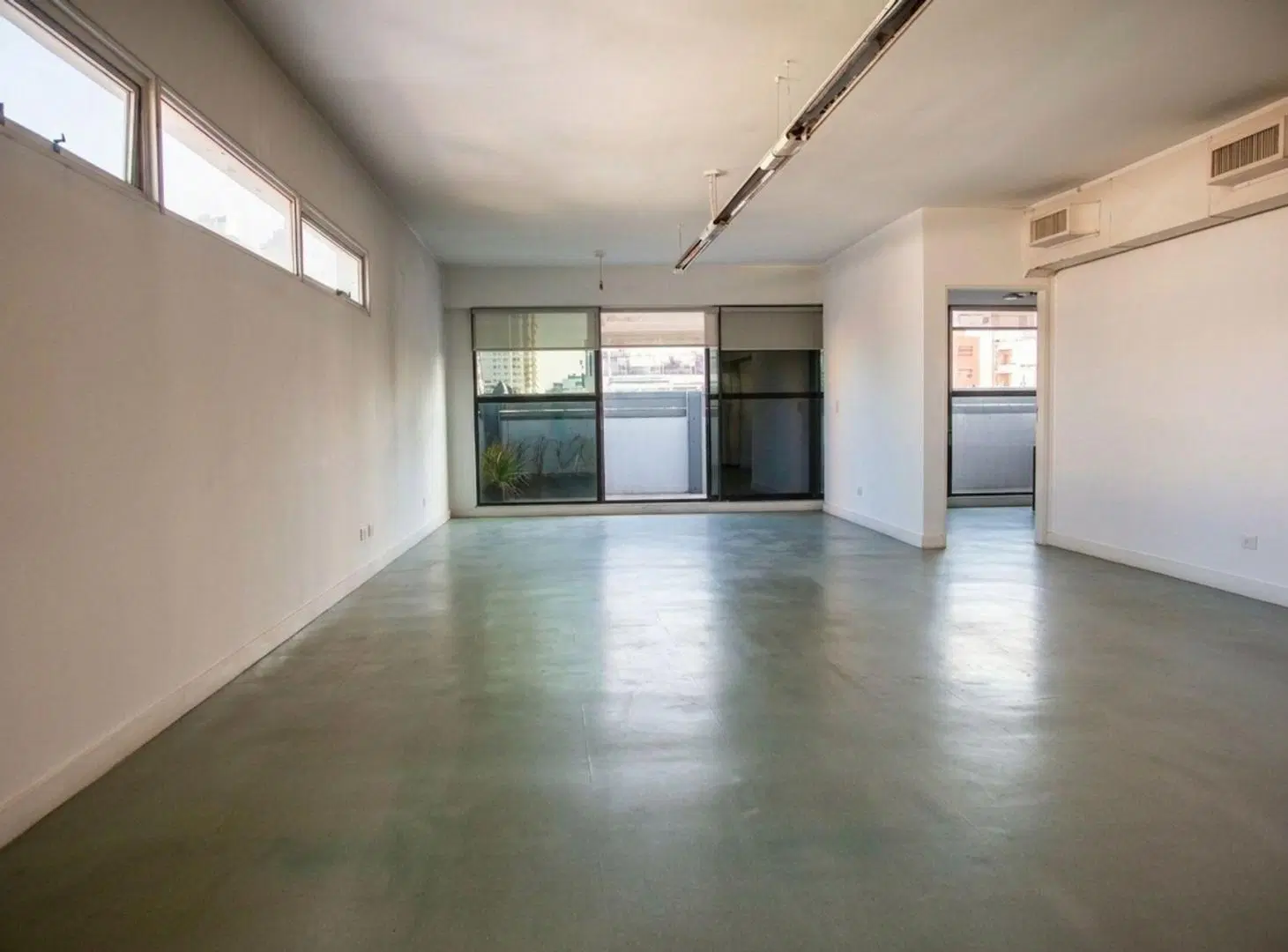 Venta Oficina Piso 12 Único Balcón y Cochera Nuñez 5