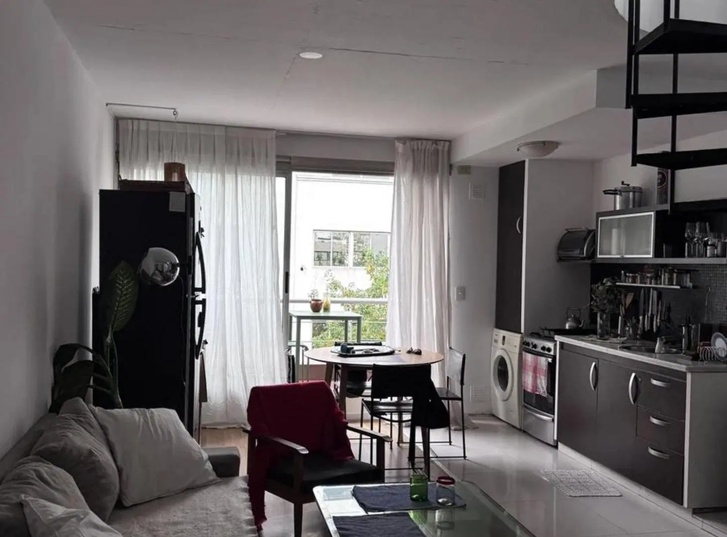 EN VENTA 3 AMBIENTES CON COCHERA , BALCON TERRAZA! 2