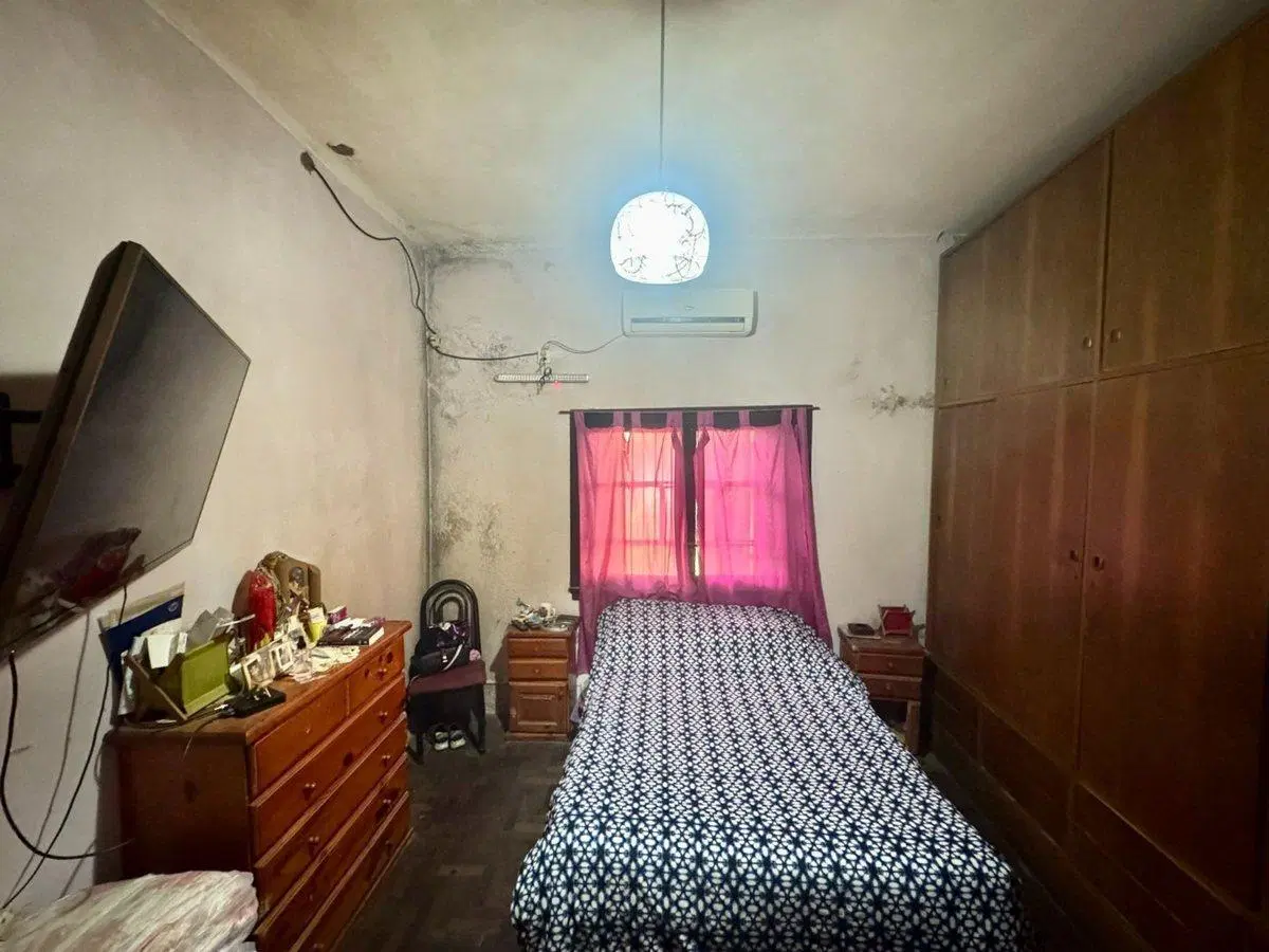 Venta PH 4 ambientes con jardín Sarandí 4