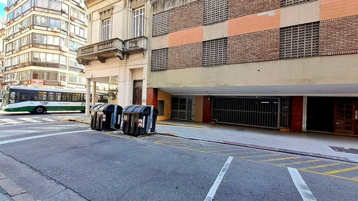 Cochera fija cubierta Congreso Av. Rivadavia 3