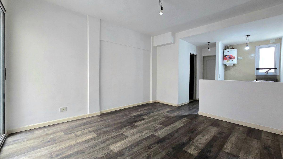 Foto de DEPTO 2 AMB CON 2 PATIOS - PARQUE CHACABUCO, imagen 1