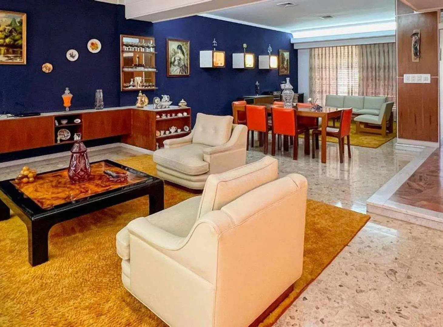 Venta casa Barrio Parque Bernal sobre dos lotes 5