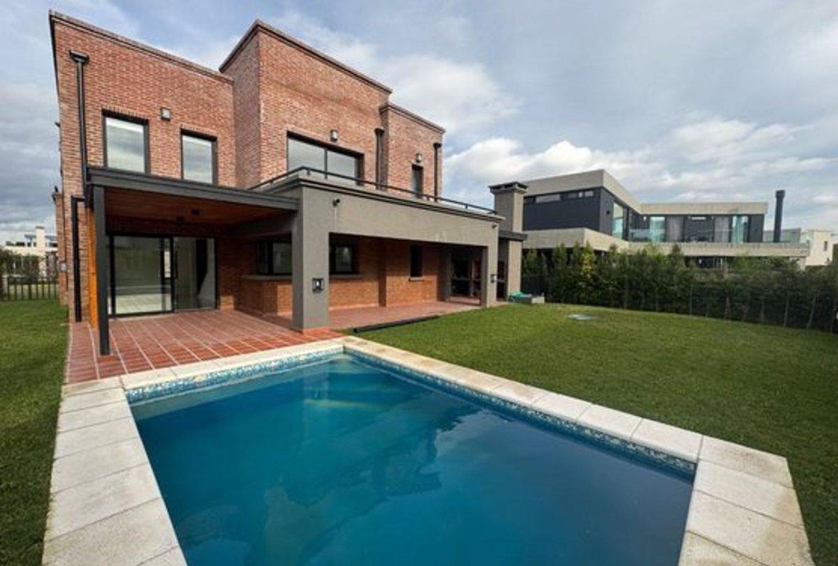 Foto de Venta Casa 4 ambientes Nuevo Quilmes a estrenar!, imagen 1