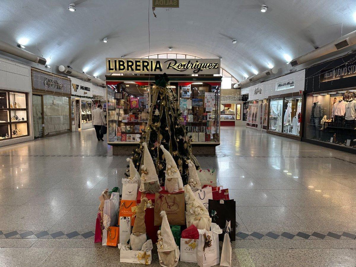 Foto de VENTA OPRTUNIDAD LOCAL EN GALERIA BELGRANO, imagen 2