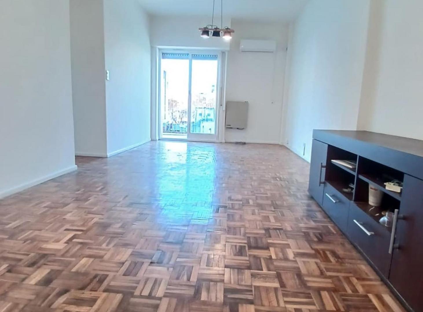 Foto de EN VENTA DOS AMBIENTES CON COCHERA PLENO PALERMO!!, imagen 1