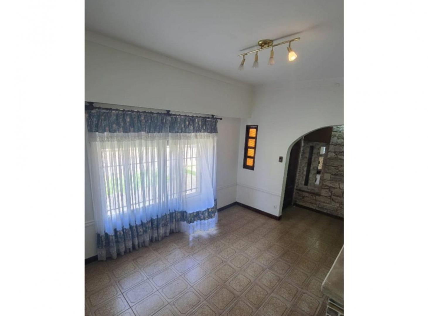 Foto de Venta Hermoso Dúplex 6 Ambientes c/Cochera y Patio, imagen 2