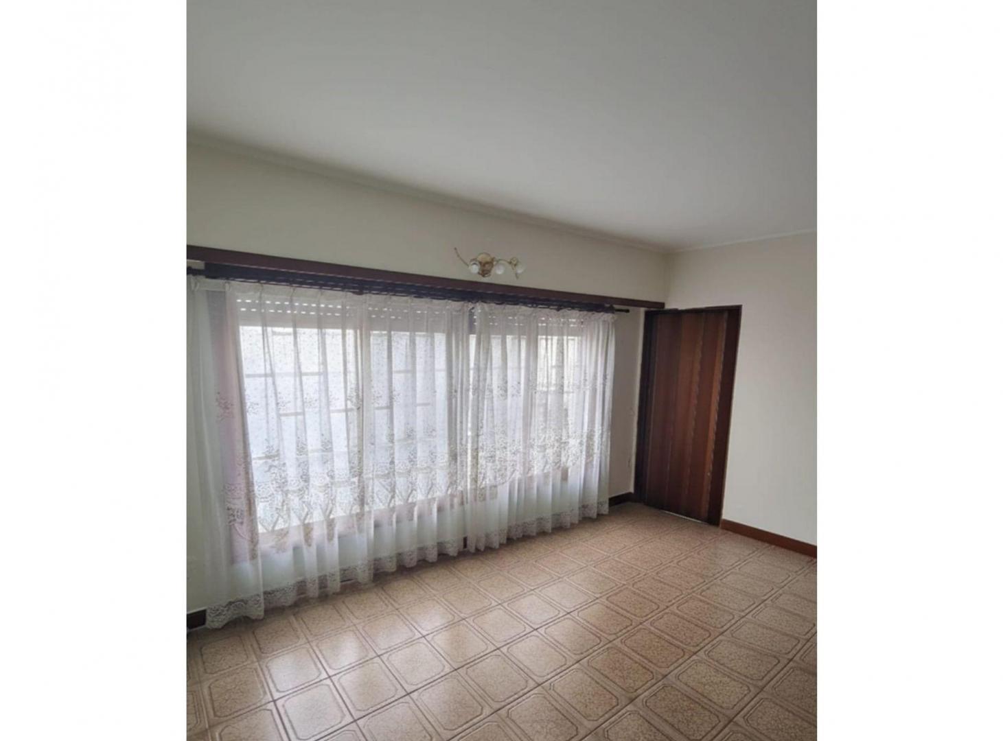 Foto de Venta Hermoso Dúplex 6 Ambientes c/Cochera y Patio, imagen 3