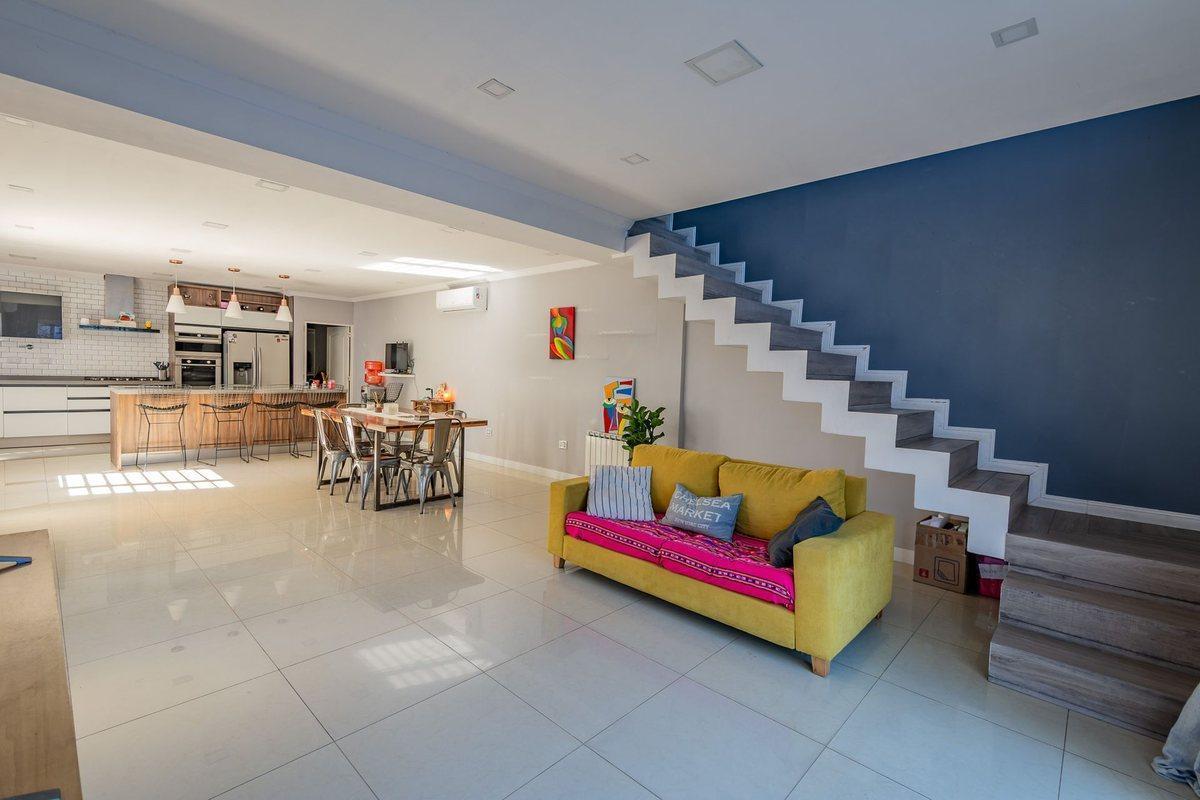 Foto de VENTA - PH MULTIFAMILIAR C/ PILETA - TAPIALES, imagen 4