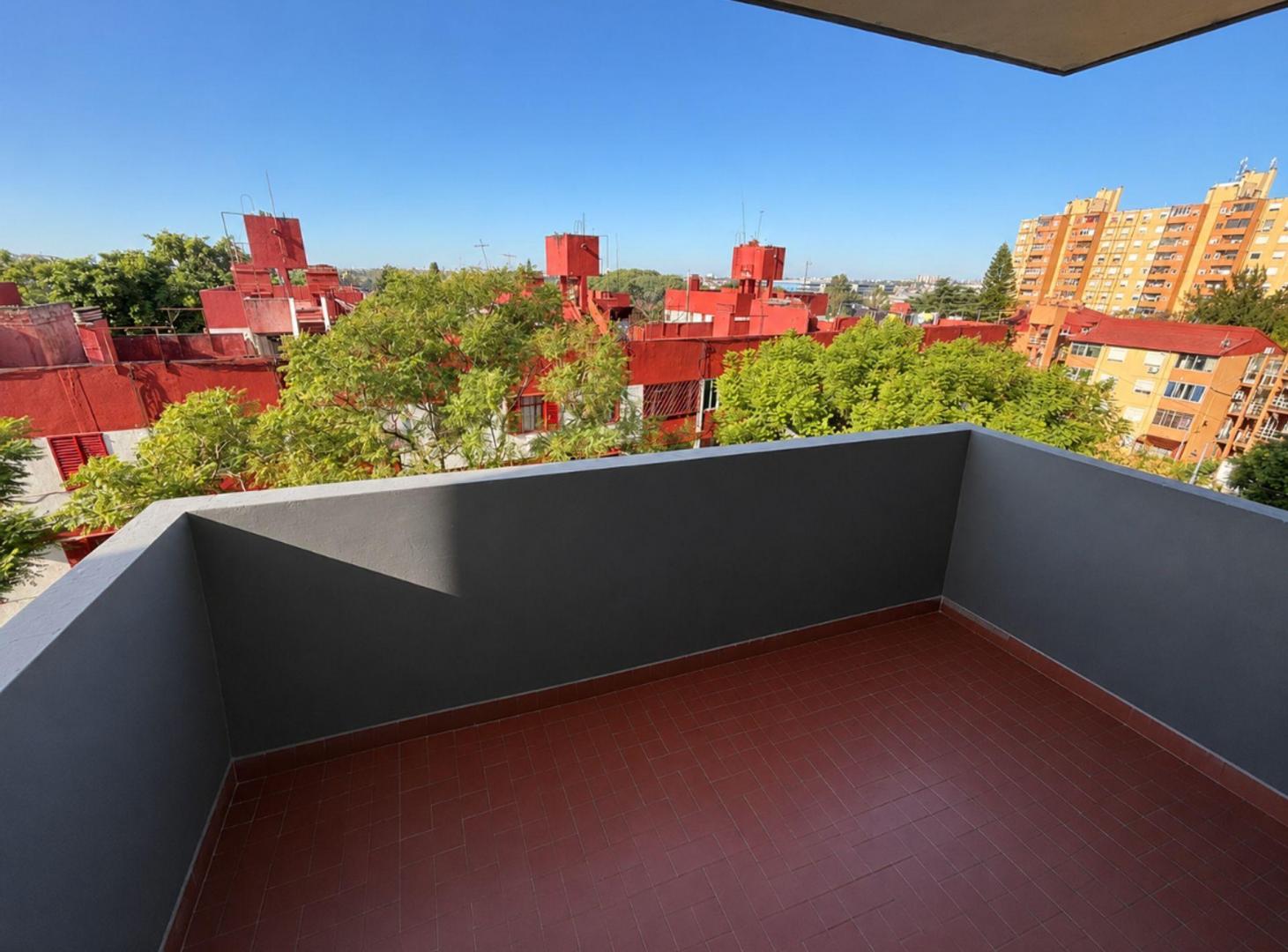 Foto de Amplio 2 AMB CON VISTA ABIERTA ( FLORES), imagen 1