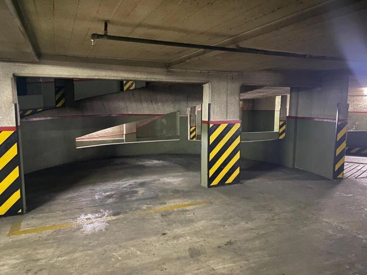 Foto de Amplia cochera de 18m2 entra un auto y moto!!!, imagen 2