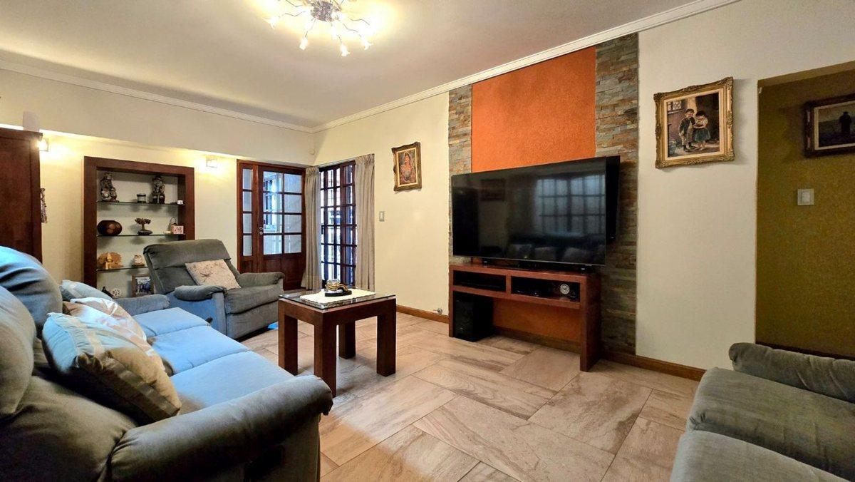 Foto de VENTA CASA 4 AMB PISCINA GALERIA NUEVA MARTINEZ, imagen 2