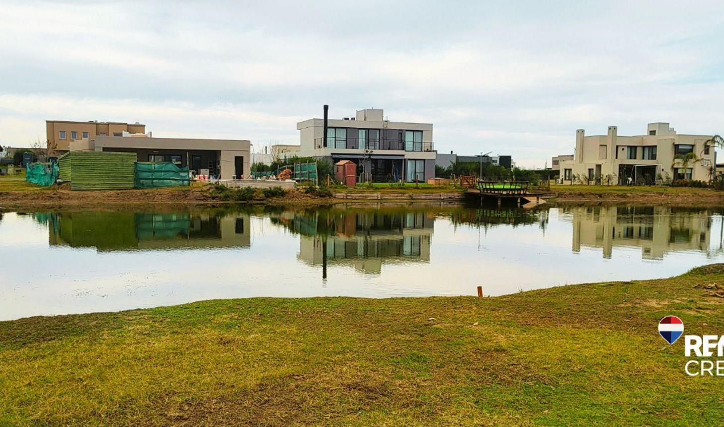 Foto de Venta Lote a la LAGUNA en Magallanes Hudson, imagen 1