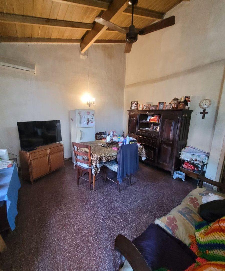 Foto de Oportunidad casa lote propio a refaccionar, imagen 4