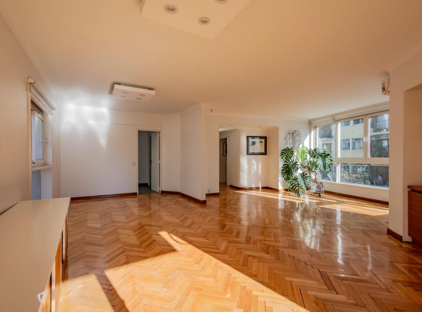Foto de VENTA DEPTO 4 AMB + DEP + COCHER -BELGRANO CREDITO, imagen 2