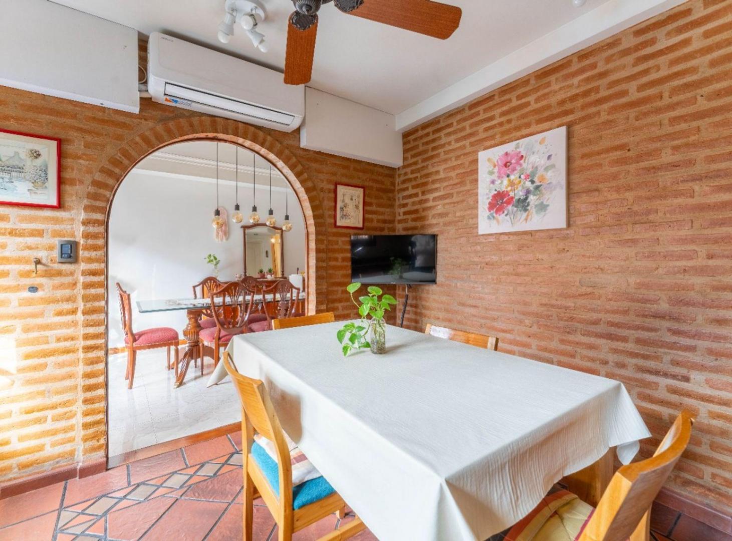 Foto de CASA 5 AMBIENTES CON JARDÍN, PILETA Y COCHERA, imagen 4