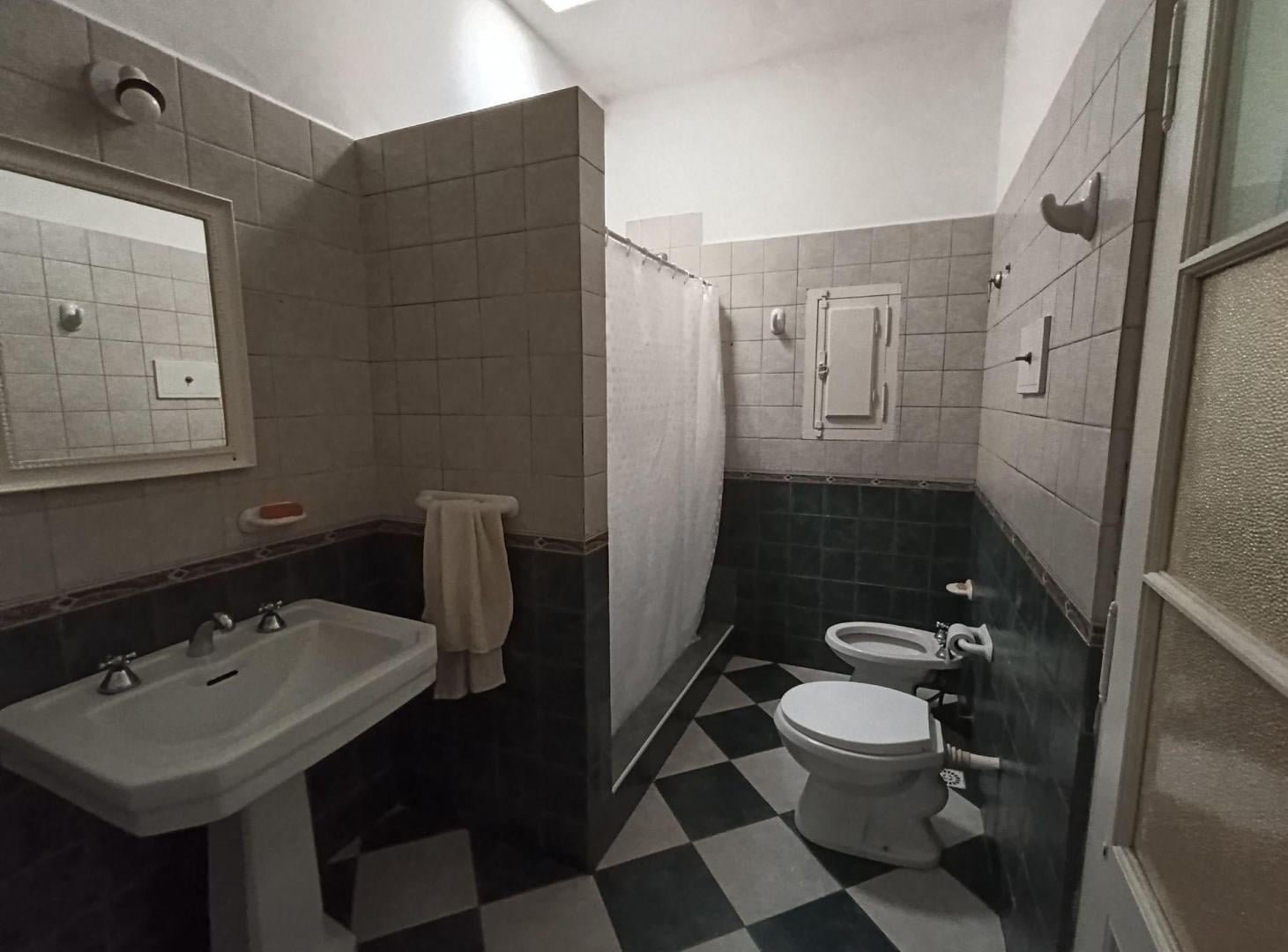Foto de CASA EN VENTA 3 AMB CON JARDIN Y PILETA EL PALOMAR, imagen 5