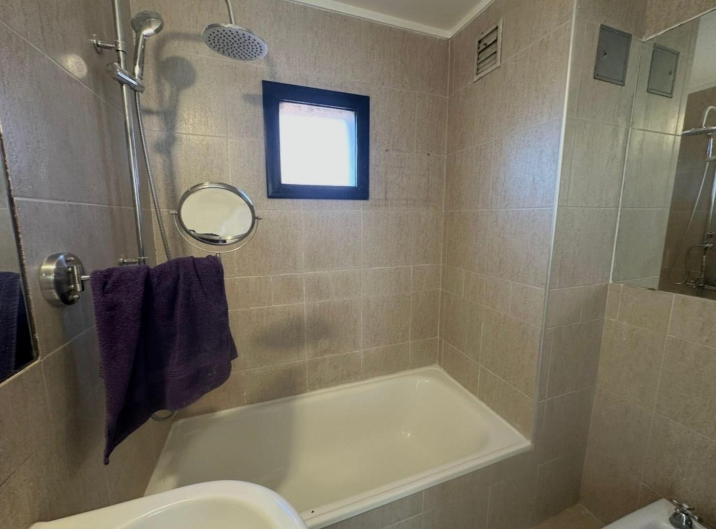 Foto de VENTA HERMOSO 2 AMB COCHERA VISTA, imagen 4