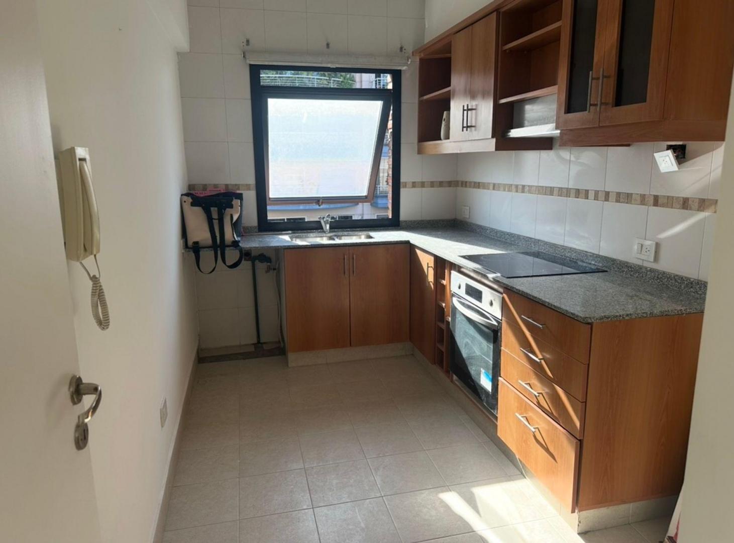 Foto de VENTA HERMOSO 2 AMB COCHERA VISTA, imagen 3
