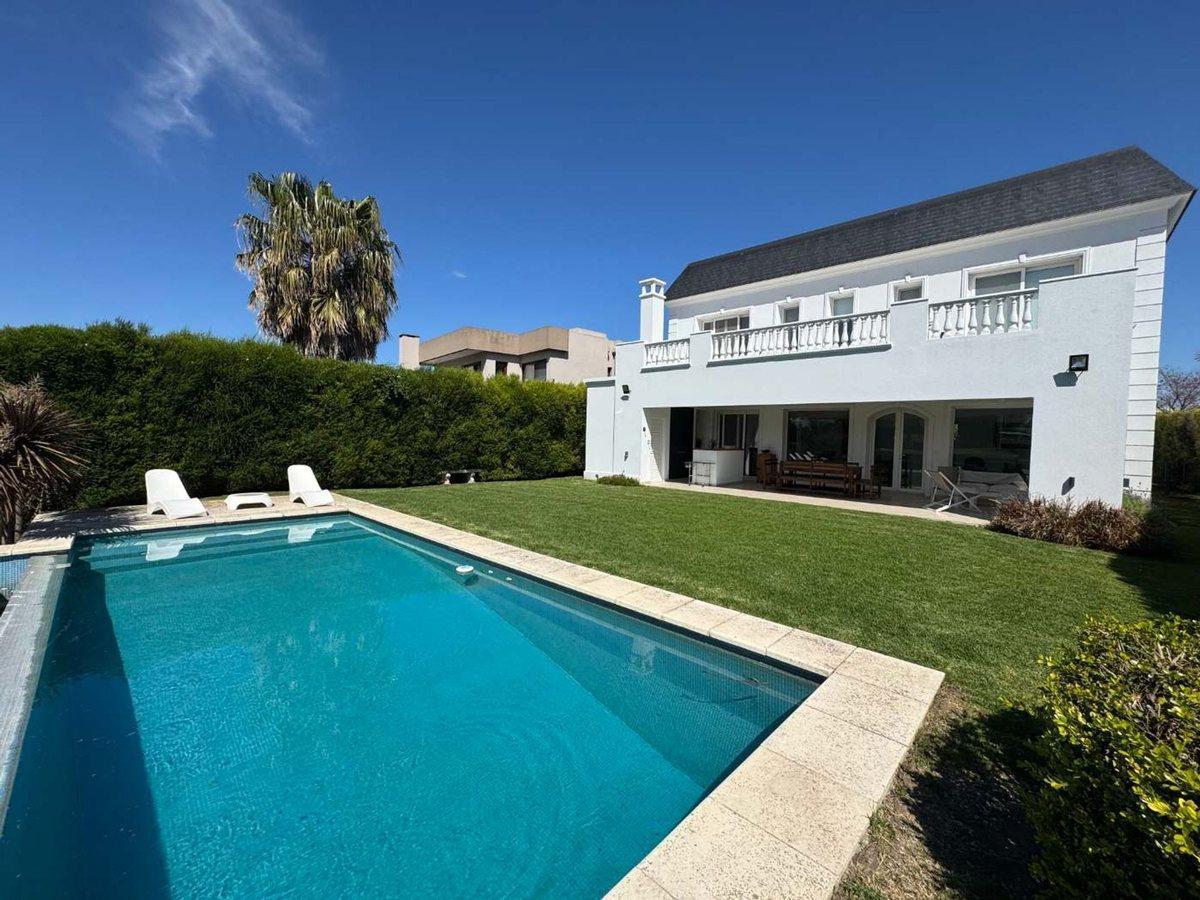 Foto de Venta casa Nuevo Quilmes a la laguna principal, imagen 1