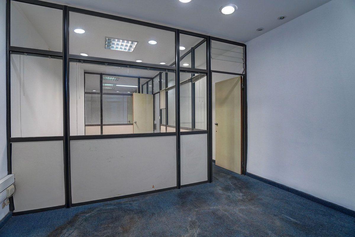 Foto de OPORTUNIDAD!! VENTA OFICINA EN MICROCENTRO, imagen 3